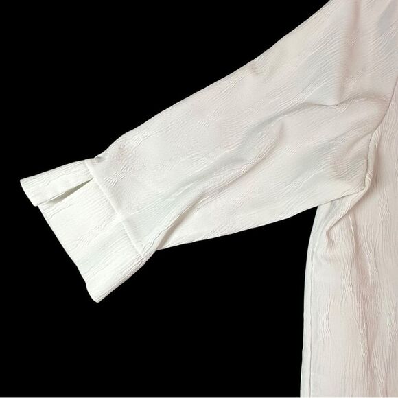 Vintage Sandra Fashions White Textured Button-Up Short sleeve Shirt size Medium - Picture 9 of 14